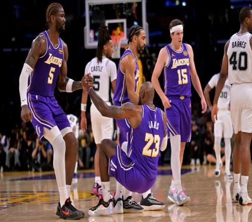 马修,瑞恩失误送,禁区内尴尬,征途国际,征途国际官网,征途国际电子,征途国际游戏,征途国际模拟器