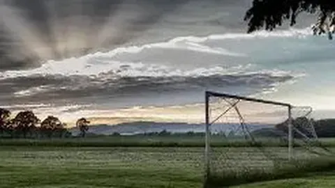 “短道速滑四大洲赛5000米接力决赛将至，中国队亮相北京青年报客户端”